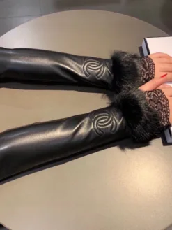 CHANEL Gloves A0520260503589569