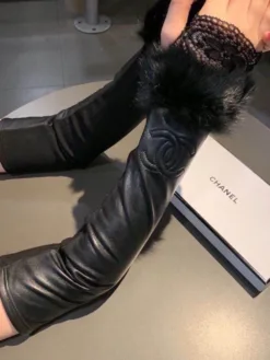 Alternative view of CHANEL Gloves A0520260503589569