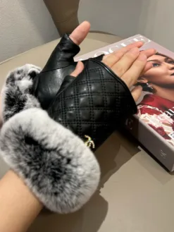 CHANEL Gloves A1520260503001369