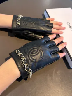 CHANEL Gloves A1520260503391669