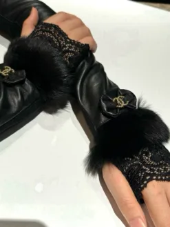 CHANEL Gloves A2520260503589669