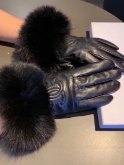 Alternative view of CHANEL Gloves A5520260503652679