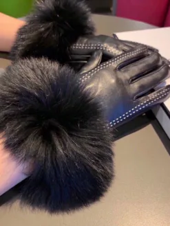 Alternative view of CHANEL Gloves A6520260503001179