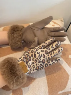 Alternative view of CHANEL Gloves F520260503392149