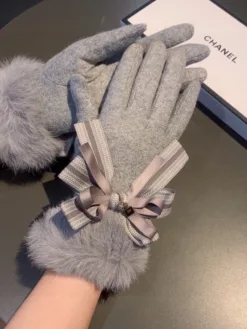 Alternative view of CHANEL Gloves F520260503392249