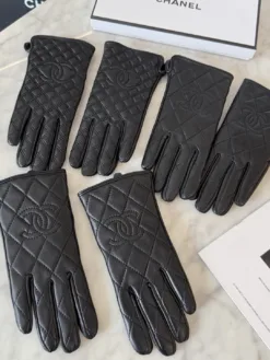 Alternative view of CHANEL Gloves F520260503449949