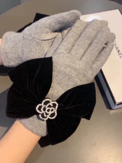 CHANEL Gloves F520260503632449