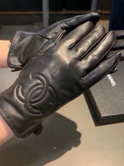 CHANEL Gloves G520260503392059