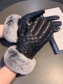 Alternative view of CHANEL Gloves G520260503491359