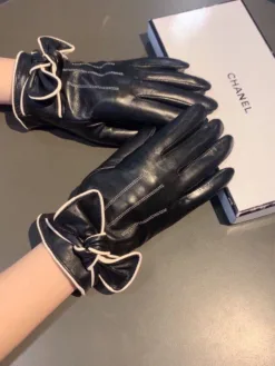 CHANEL Gloves H520260503391859