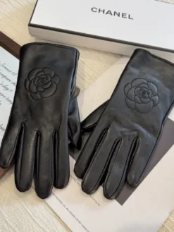 Alternative view of CHANEL Gloves H520260503391959
