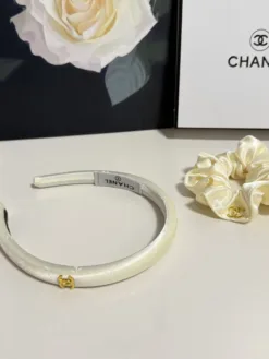 Alternative view of CHANEL Hair Accessories F020260503117849