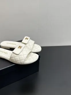 Alternative view of CHANEL Heels EU35-39 B50202605031675119