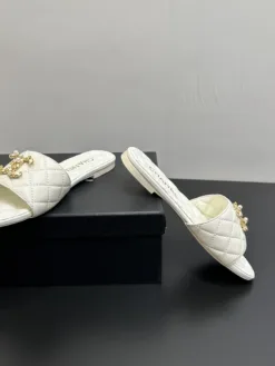 Alternative view of CHANEL Heels EU35-39 B60202605031673119