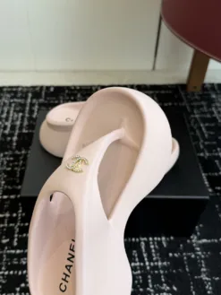 Alternative view of CHANEL Sandals & Slides EU35-40 B0020260503142699
