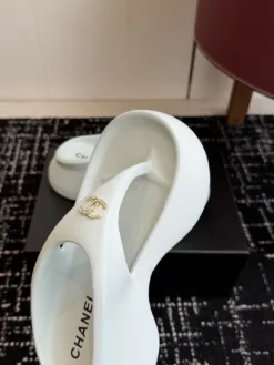 Alternative view of CHANEL Sandals & Slides EU35-40 B0020260503142899