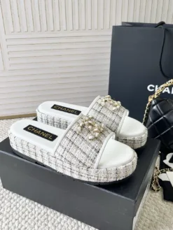 Alternative view of CHANEL Sandals & Slides EU35-41 B80202605031544129