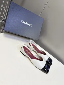 Alternative view of CHANEL Sandals & Slides EU35-41 C00202605030359129