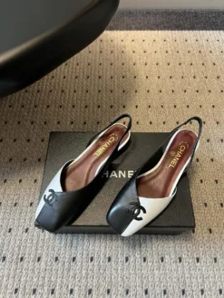 Alternative view of CHANEL Sandals & Slides EU35-41 C20202605032657139