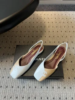 Alternative view of CHANEL Sandals & Slides EU35-41 C20202605032658139
