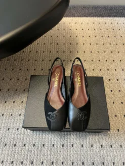 CHANEL Sandals & Slides EU35-41 C20202605032659139
