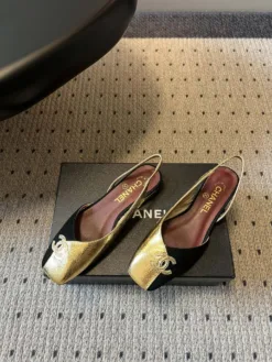 Alternative view of CHANEL Sandals & Slides EU35-41 C20202605032660139