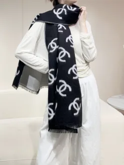 Alternative view of CHANEL Scarves A9020260504040789