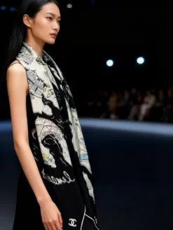 Alternative view of CHANEL Scarves B0520260504982489