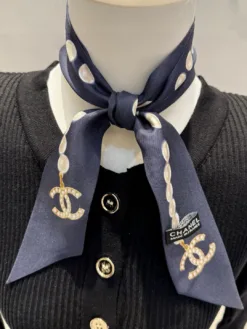 Alternative view of CHANEL Scarves E020260504089549
