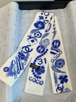 Alternative view of CHANEL Scarves E020260504089649