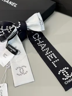 Alternative view of CHANEL Scarves E0202605041073349