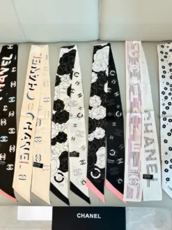 Alternative view of CHANEL Scarves E020260504479349
