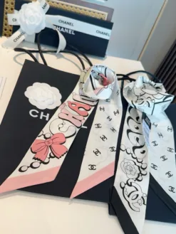 Alternative view of CHANEL Scarves E020260504558949