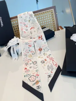 Alternative view of CHANEL Scarves E020260504559049