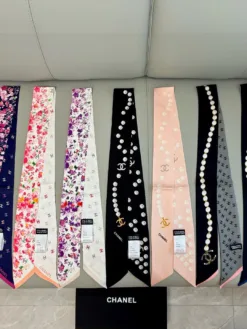Alternative view of CHANEL Scarves E020260504618349