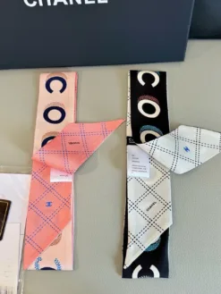 Alternative view of CHANEL Scarves E020260504829649