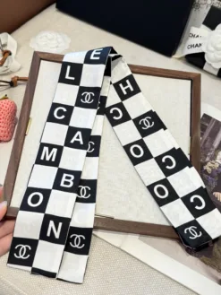 Alternative view of CHANEL Scarves E020260504928849