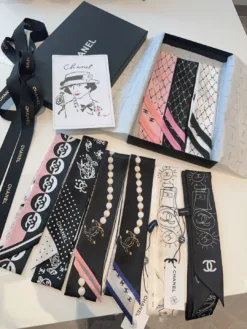 Alternative view of CHANEL Scarves E020260504929249