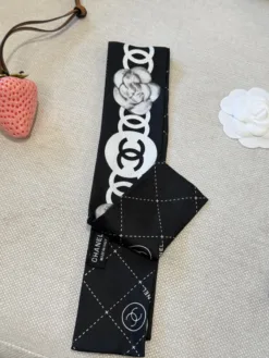 Alternative view of CHANEL Scarves E020260504975049