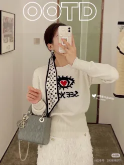 Alternative view of CHANEL Scarves F520260504267749