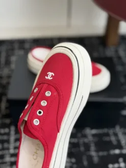 Alternative view of CHANEL Sneakers EU35-40 B20202605032491109