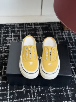 CHANEL Sneakers EU35-40 B20202605032492109