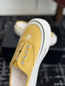 Alternative view of CHANEL Sneakers EU35-40 B20202605032492109