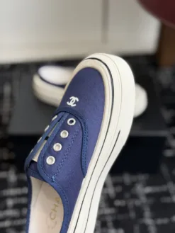 Alternative view of CHANEL Sneakers EU35-40 B20202605032494109