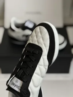 Alternative view of CHANEL Sneakers EU35-40 D90202605031935189