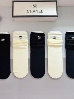 Alternative view of CHANEL Socks E020260503375549