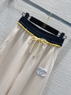 Alternative view of CHANEL Trousers & Shorts Textured S-L B35202605271260109