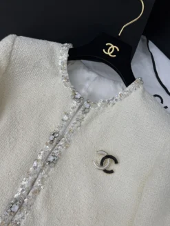 Alternative view of CHANEL Coats & Jackets Wool S-L E00202605271125189