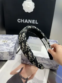 Alternative view of DIOR Hair Accessories D520260503339449