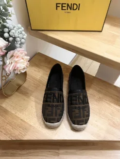FENDI Flats & Loafers EU35-45 B40202605030218109
